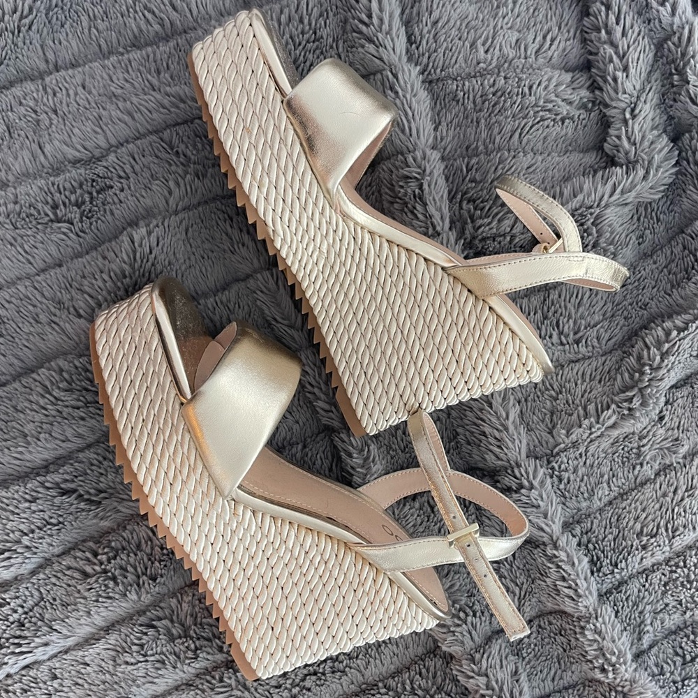 Brand New Aldo Sandal Summer Wedge